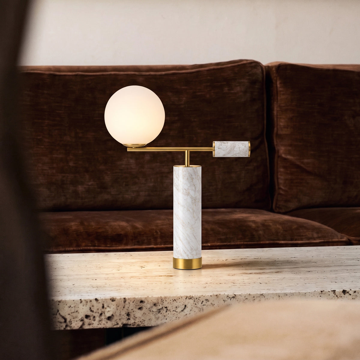 Aether kunstbordlampe i marmor