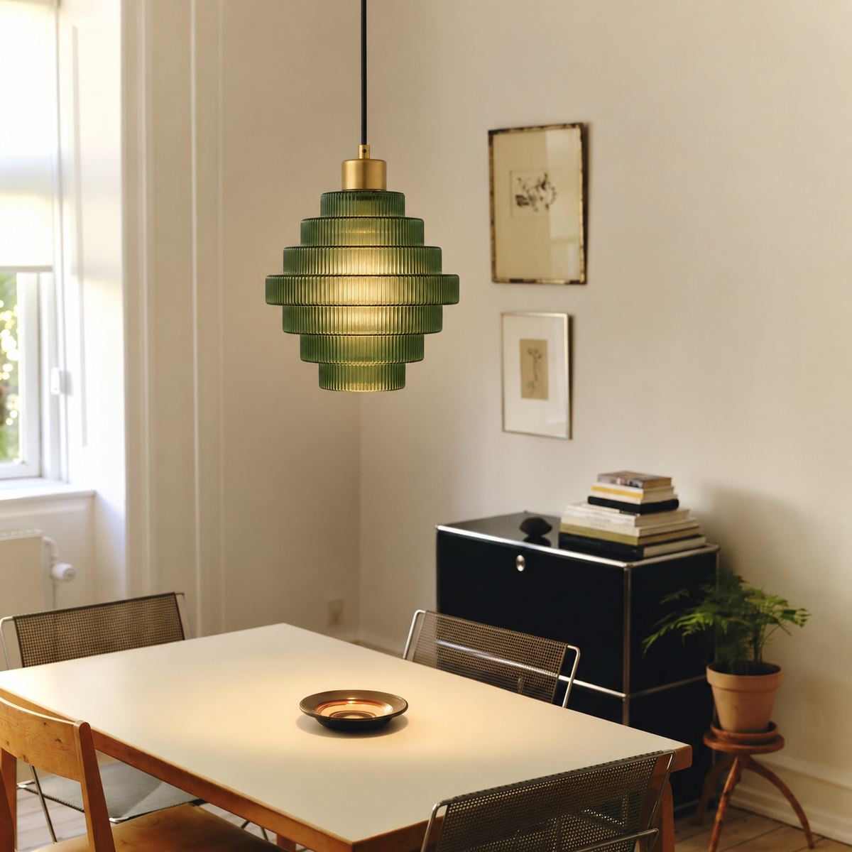 Stribet pendel med antikmessing