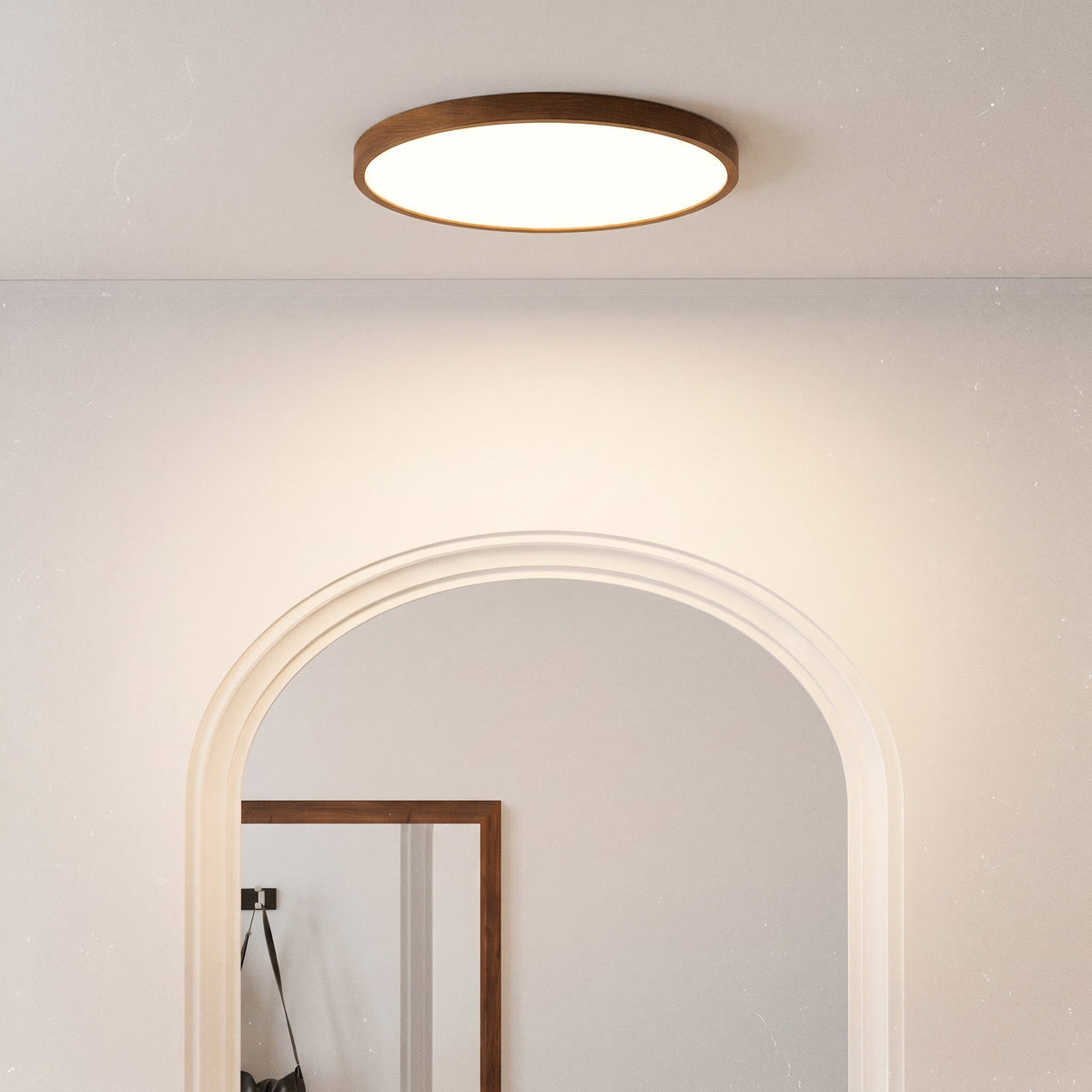 Plafón con veta de madera oscura