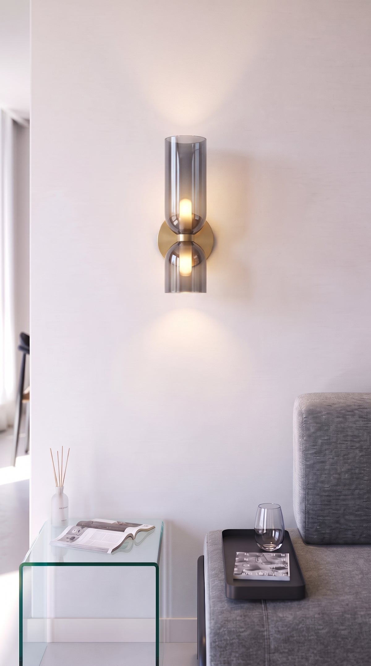 Glas-Wandleuchte mit Licht nach oben und unten