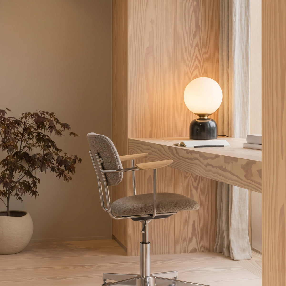 Hindsa bordlampe