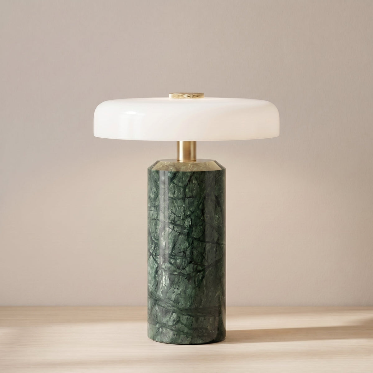 Tischleuchte aus Marmor und Glas