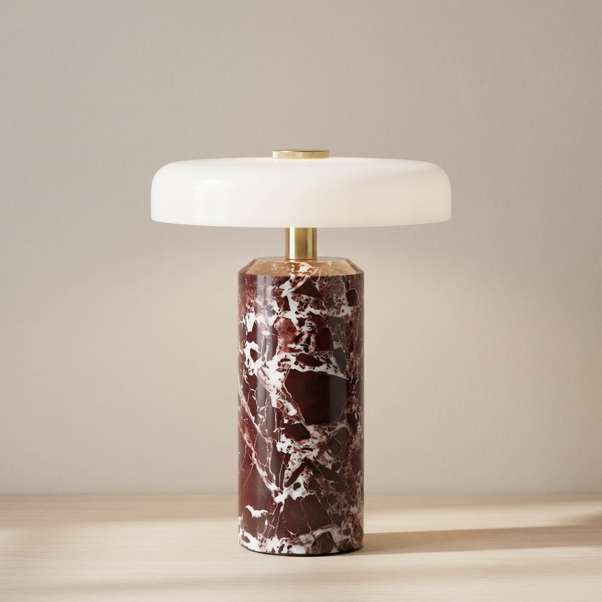 Tischleuchte aus Marmor und Glas